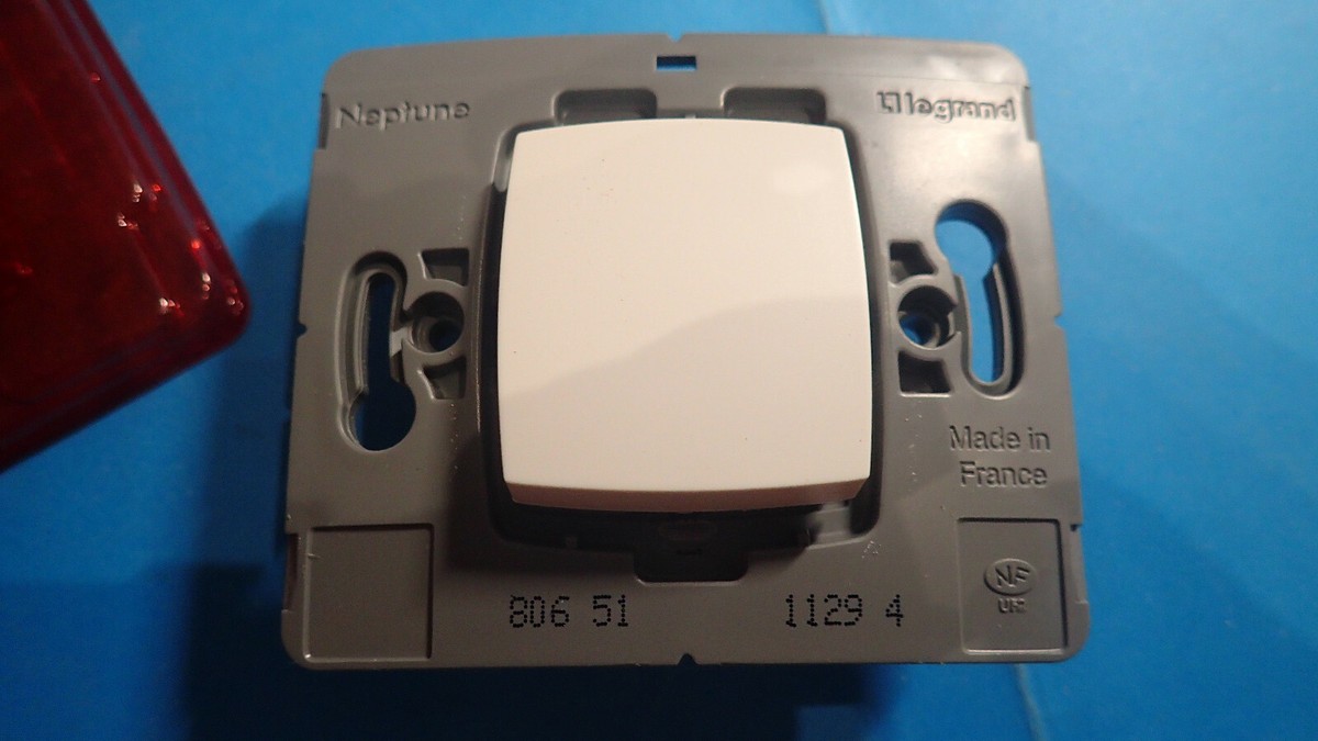 Interrupteur Va-et-vient Legrand Neptune 80651 – Blanc, Unité, état Neuf (léger Stockage)