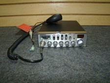 USED RADIO SHACK Brand CB Radio Transceiver model TRC-447 with Microphone
