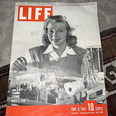 LIFE MAGAZINE 1942 - WORLD WAR II AIR FORCE - YOUNG QUEEN