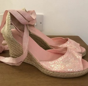 ladies pink wedges