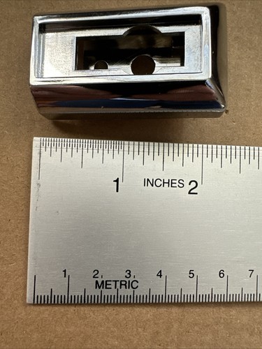 NOS GM 1676437 Puerta Escudo Cromo Envío Gratis - Imagen 18 de 24