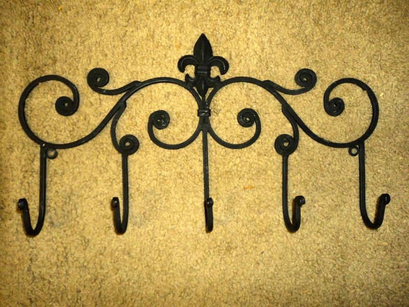 Vintage Fleur De Lis 5 Hook Wall Mount. Hanger.