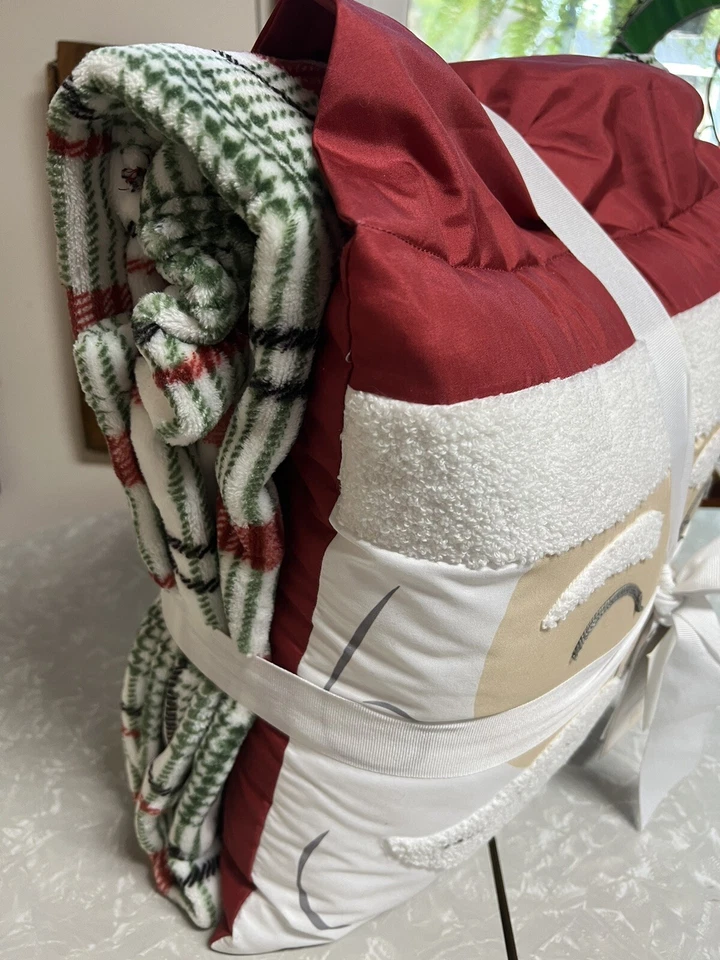 NUEVO CON ETIQUETAS 2 piezas Juego de almohadas decorativas de Papá Noel 16x16” y rojo verde blanco tiro a cuadros 50”x70” Foto 3 de 4