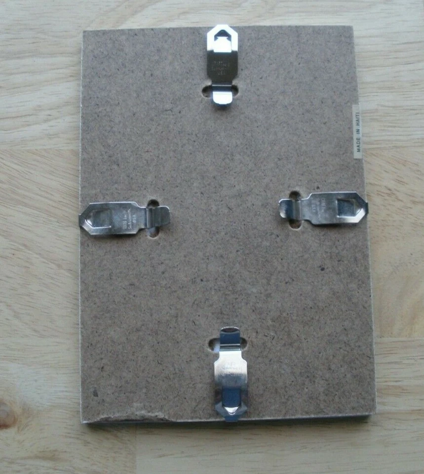 Frameless Glass Clip Picture Frame 5 X 7 European Design MCS Brand Wall Mounted - Image 4 of 4