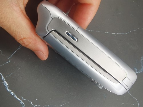 Brand New Motorola A668 2G Foldable Flip Unlocked Phone Silver Perfect!! - Picture 7 of 7