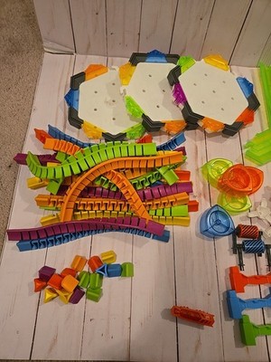 Lot of Miscellaneous  Hexbug Mixed Bugs and Parts - See Pictures