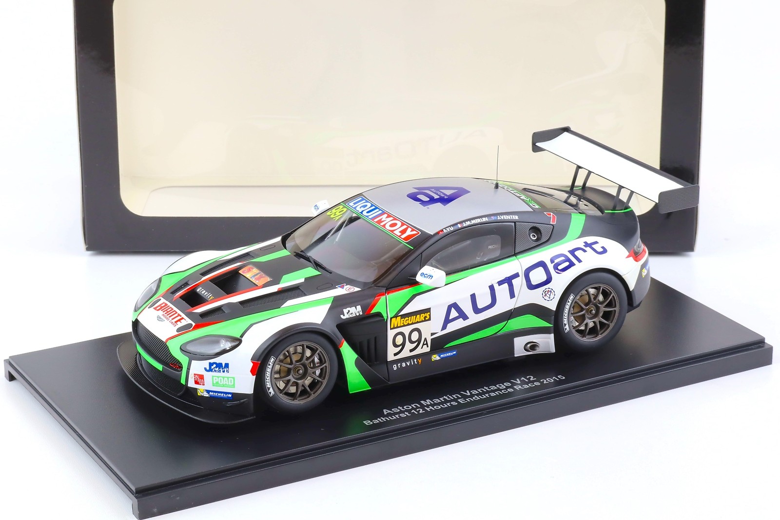 1:18 Autoart Aston Martin Vantage V12 Bathurst 12hrs Endurance Race 2015 #99A