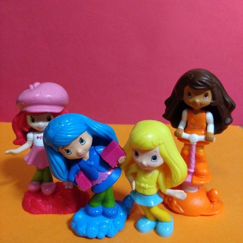 37 McDonald's Strawberry Shortcake 4 Piece Figure Meal Toy - Picture 1 of 10