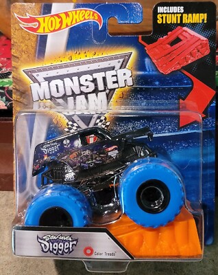 '16 Hot Wheels MONSTER JAM *SON-UVA DIGGER* With Blue Color Treads w/ Stunt Ramp