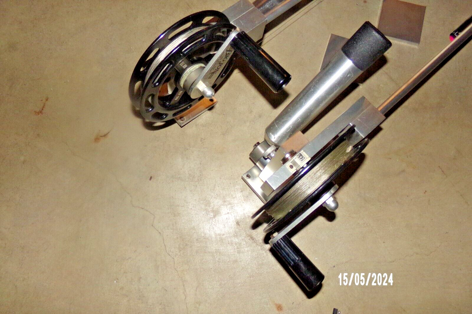 BIG JON MANUAL ONE HAND OPERATIONAL DOWNRIGGERS W/ADJ ROD HOLDERSPAIR