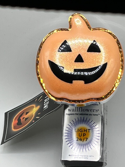 Bath & Body Works Pumpkin Jack O' Lantern Nightlight Wallflower Fragrance Plug