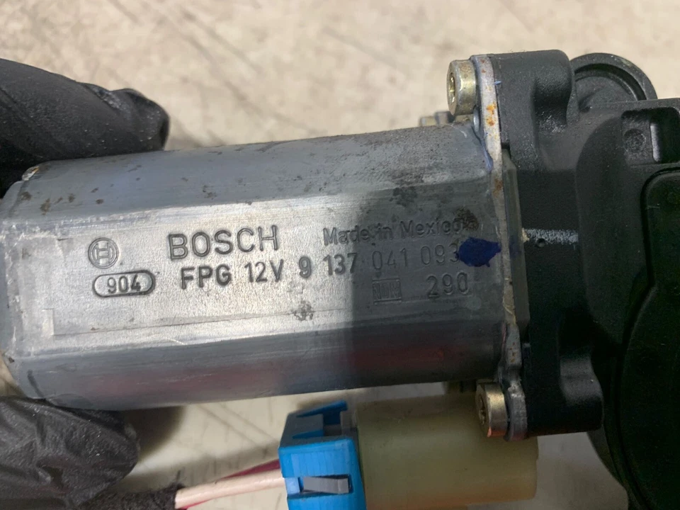 MOTOR VENTANA TRASERA DERECHA MERCEDES-BENZ ML W163 9137041093 C570 Foto 3 de 4