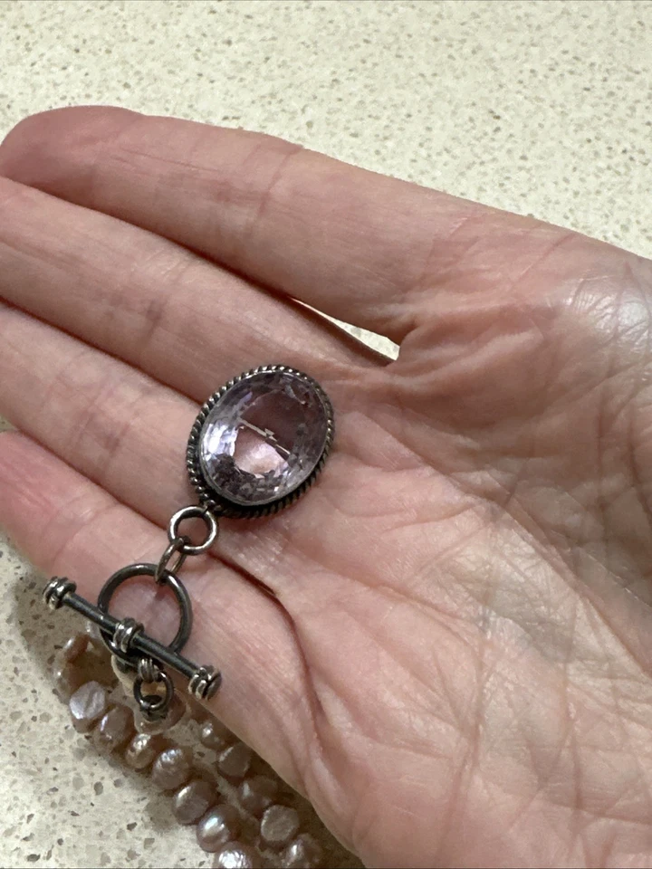 Collar de madreperla rosa de 16 pulgadas con cierre de palanca de ley y amatista Foto 3 de 4