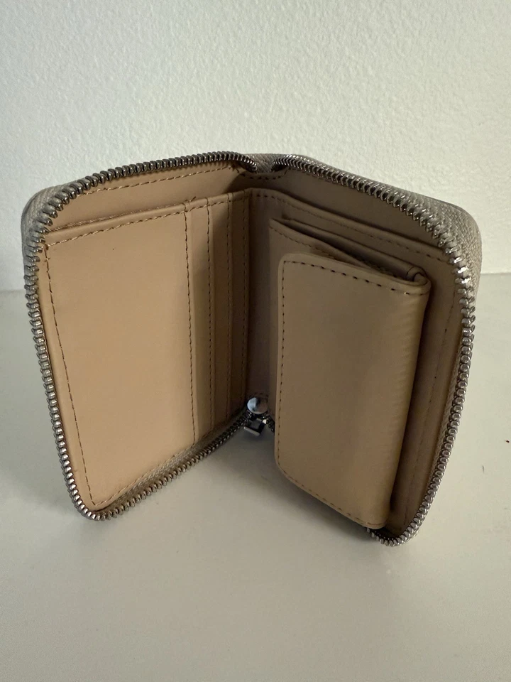 Cartera para mujer GUESS pequeña con cremallera Foto 2 de 3