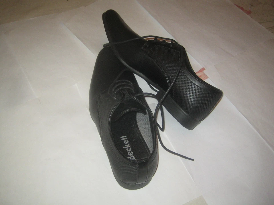 Mens shoes ‘ Beckett ‘ – size 7 – black – good condition - Image 4 of 4