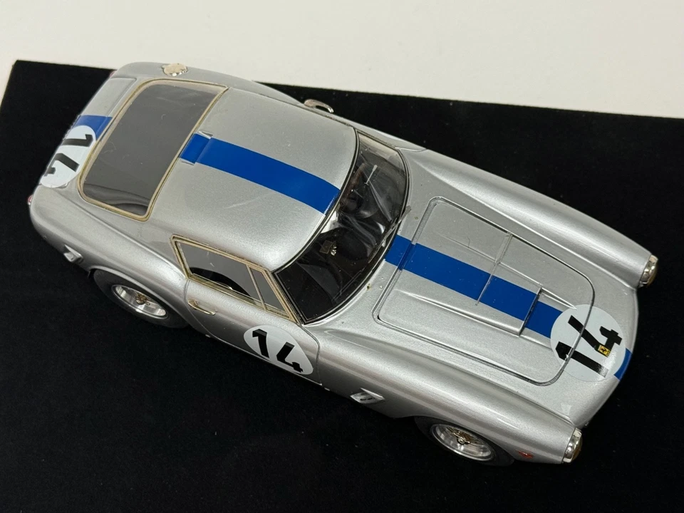 1/24 Tecnomodel Ferrari 250 GT Lusso SWB In Argento Blu Striscia ABG195 - Immagine 2 di 4