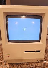 Vintage Apple Macintosh 512k M0001W Computer - powers up