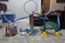 Geotrax GeoAir Mega Set High Flyin Airport Blast Through Barn Fly By Bridge