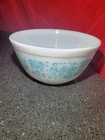 1950s Pyrex Vintage Mixing Bowl Amish Butter print 402 1.5qt White/Turquoise