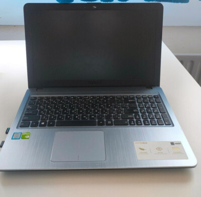 High-end ASUS Laptop, Intel Core i7-8550U, 12GB RAM, 450GB SSD