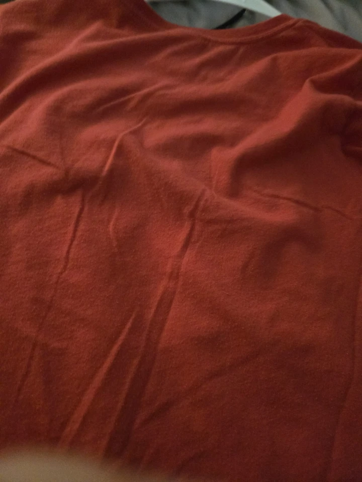 Camisa roja de Hello Kitty para niñas Foto 2 de 4