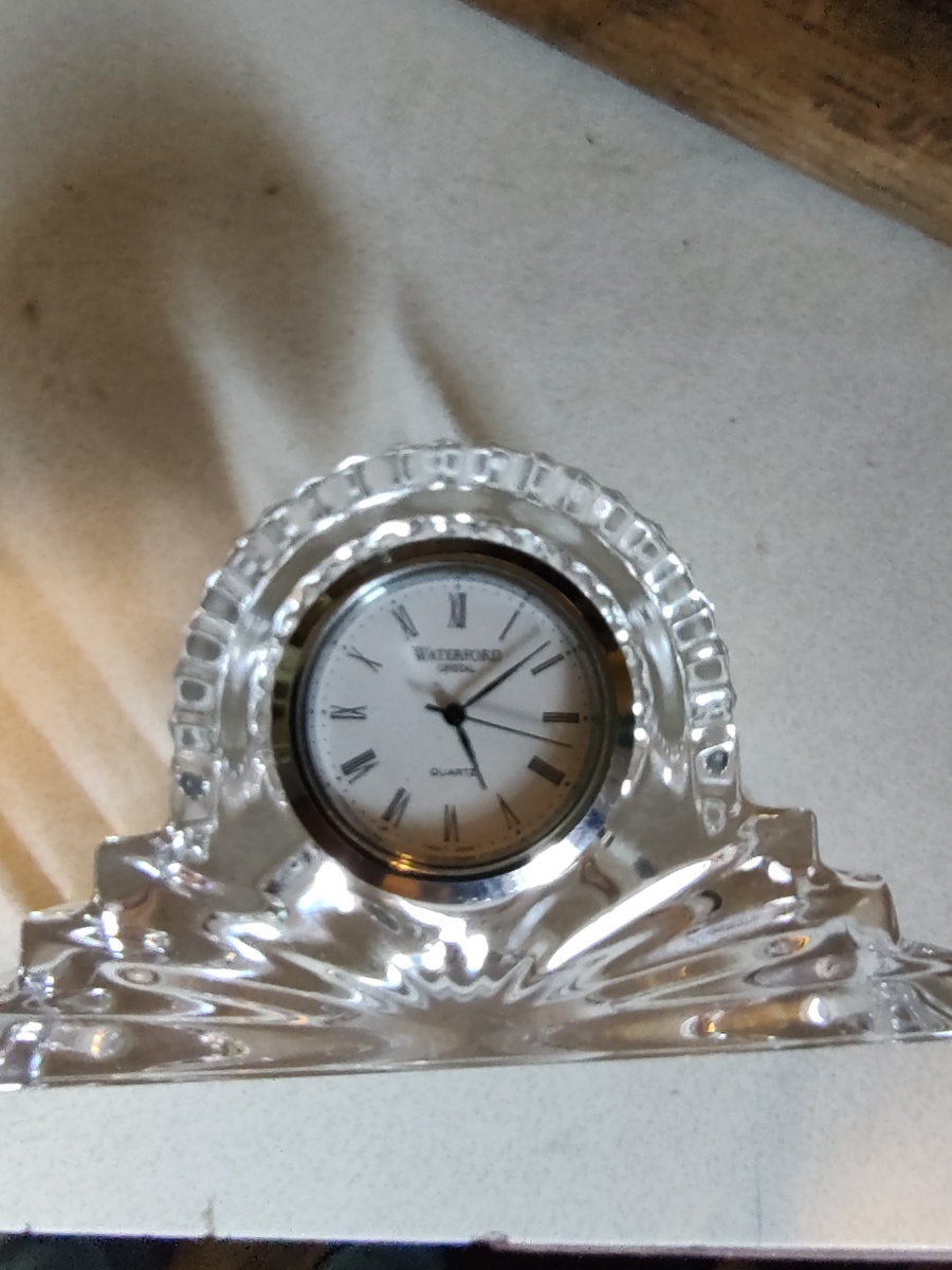 WATERFORD IRELAND crystal clock and 3/4 inch base battery quartz
