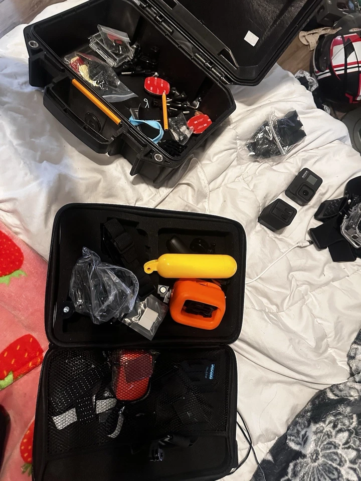 Cámara GoPro 8 Hero con accesorios y batería Foto 2 de 4