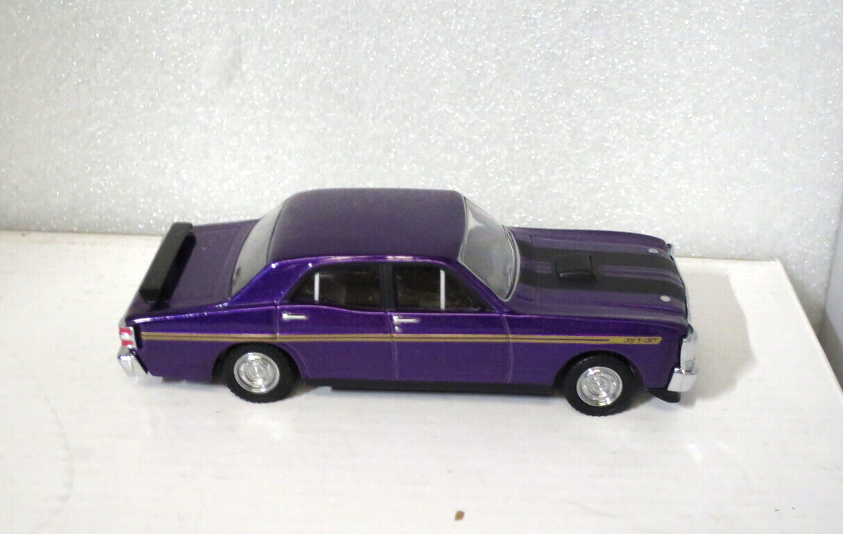 1/43 TRAX FORD FALCON XY GTHO PHASE III WILD VIOLET PURPLE EX