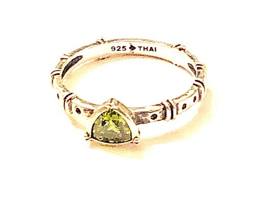 Sterling Silver Peridot Trillion Ring Birthstone Promise Silpada MOD NEW Size 7 - Picture 8 of 13