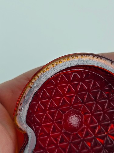 K-D Triflex Cult No. 275 Cristal Rojo Luz Trasera Lente Cubierta 2 5/8" Diámetro - Imagen 7 de 9
