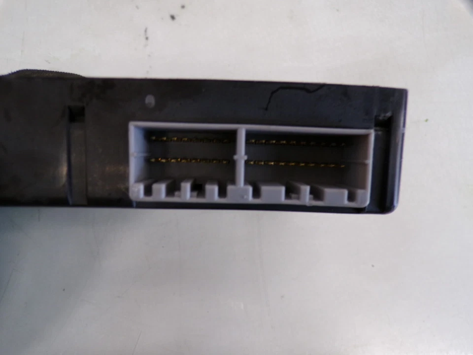 Comfort Control Unit AMP Assy A/C Non P10 F90 Nissan Primera P12 (477A13) - Immagine 3 di 4
