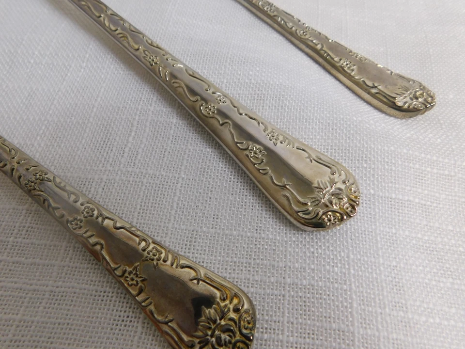 G6 - Wm. Rogers & Sons 魔法玫瑰菜叉和勺子 — 第 4/4 张图片