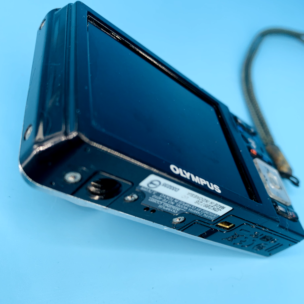 Olympus FE-4010 4X Optical Zoom 12.0 MP Compact Digital Camera