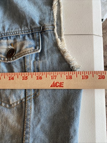 Chaleco de mezclilla azul sin mangas con bolsillo rasgado desgastado de papel de liar chaqueta pequeña - Imagen 15 de 15