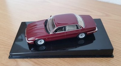 1:43 AutoArt JAGUAR XJ8 Rot Metallic 1997 Limitiert ohne Umverpackung. 