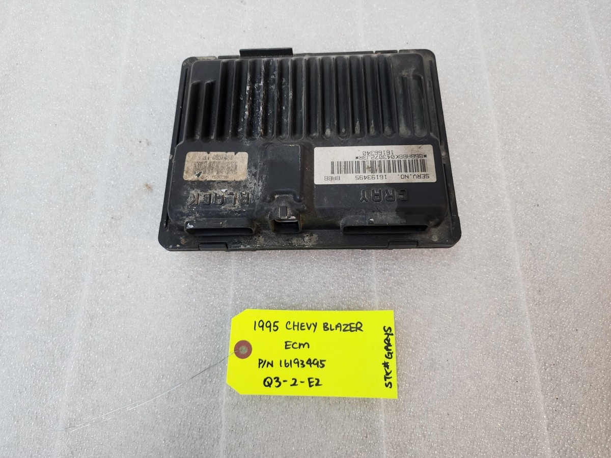 ランドローバー　ECU 2個セット　状態未確認 95 CHEVROLET BLAZER S-10 ASTRO SAFARI ENGINE COMPUTER ECM ECU 4.3
