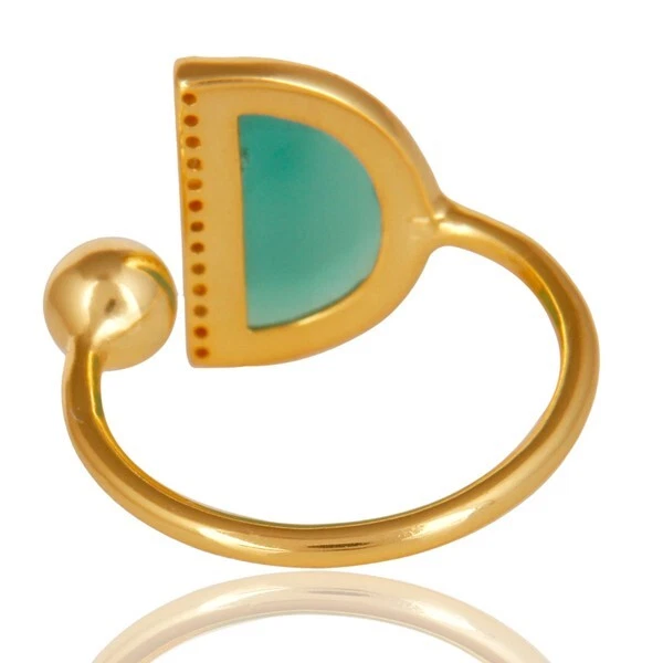 Anillo de dedo en forma de D chapado en oro piedras preciosas anillos ajustables de latón en ónix verde circonita cúbica Foto 2 de 4