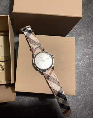 BURBERRY Unisex The City Check Leather Strap Watch Swiss Made