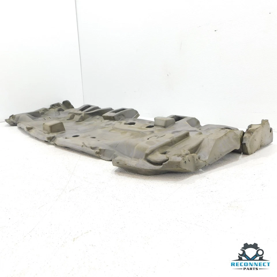 BMW 528i 535i M5 F10 2011-2016 panel de moldura superior trasero aislador OEM Foto 3 de 4