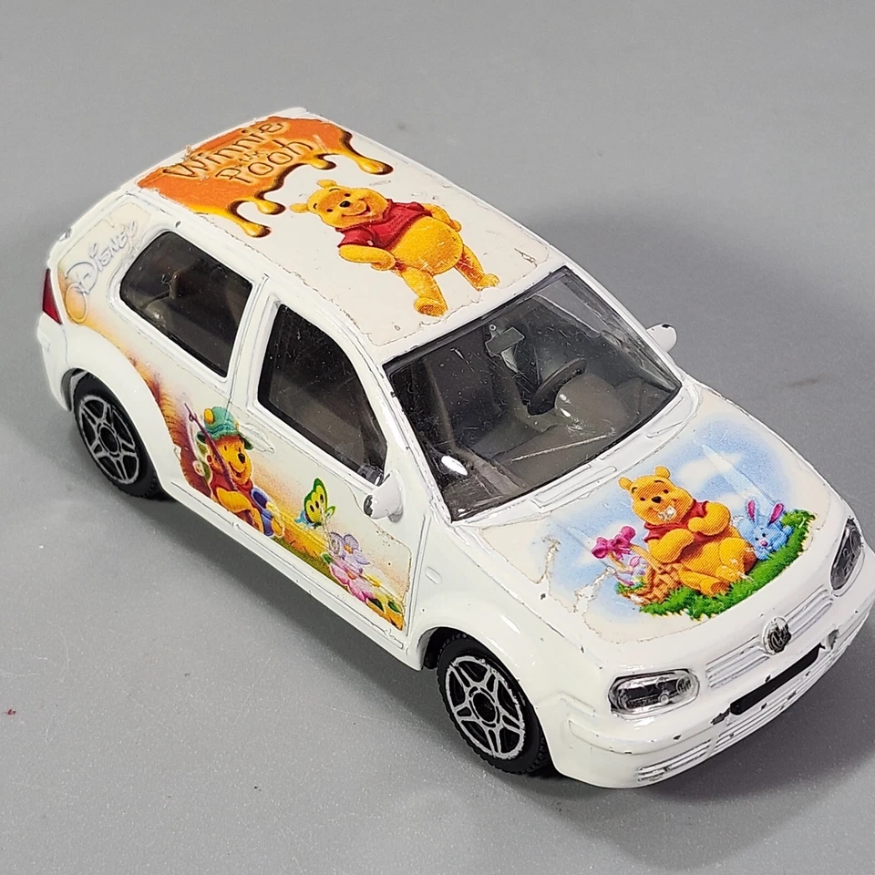 Coche de juguete Burago Diecast 1998 Volkswagen Golf Winnie The Pooh Disney escala 1:43 Foto 3 de 4