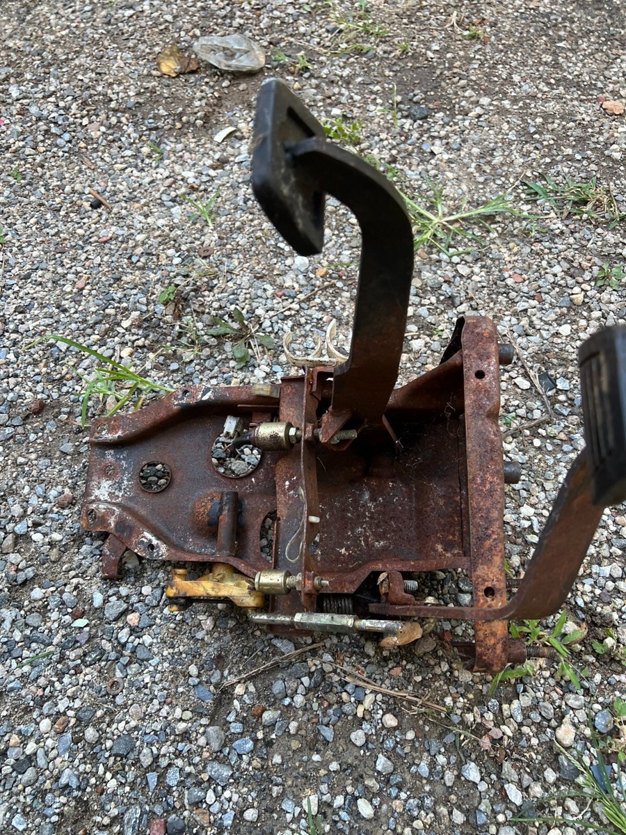 1979-1983 Datsun 280zx Manual Transmission Brake & Clutch Pedal