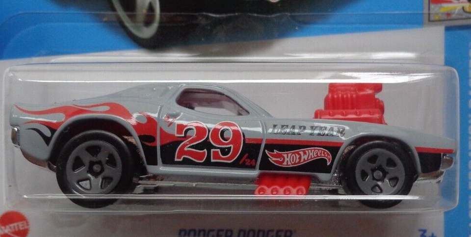 Hot Wheels 2024 – HW CELEBRATION RACERS 5/10 – Rodger Dodger Grigio, 77/250, 1:64, Nuovo