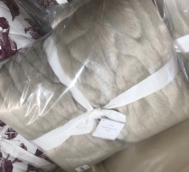 Manta Pottery Barn Imitación Piel Mini Acanalada 50x60 Gris Claro Nueva🦩 Foto 2 de 3