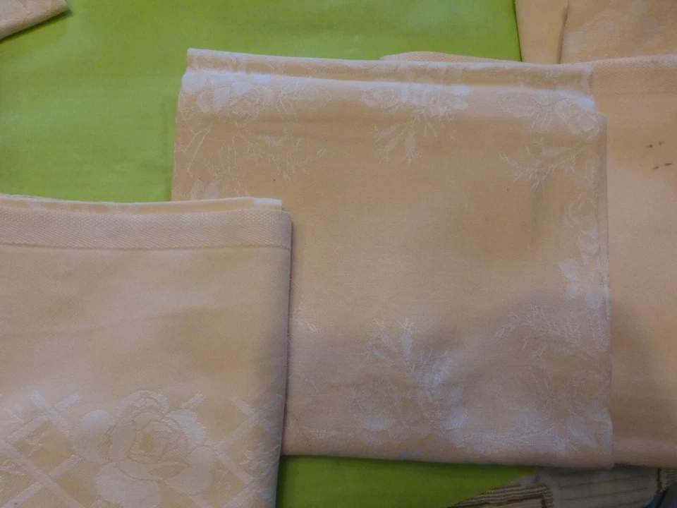 lot de  24 grandes serviettes de table torchon anciennes vintage rose à fleur - Photo 2/4