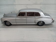 PARAGON Rolls-Royce Phantom V 1/18 Diecast Model Car