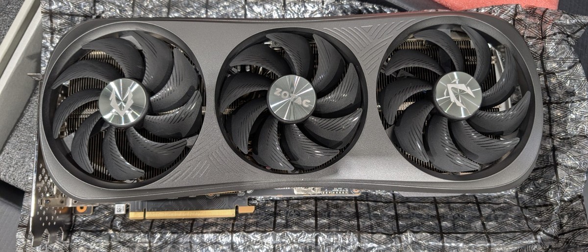 【中古美品】RTX 4080 ZOTAC GAMING TRINITY ZOTAC GAMING GeForce RTX 4080 16GB Trinity | ZOTAC