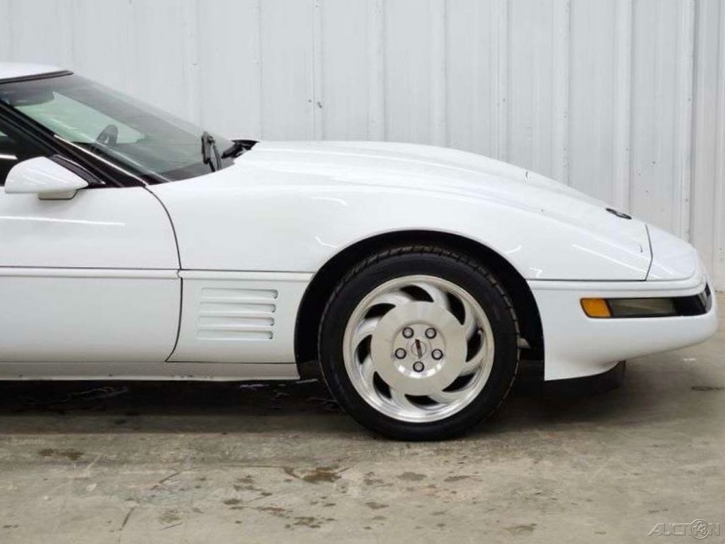 1994 White Chevrolet Corvette   | C4 Corvette Photo 10