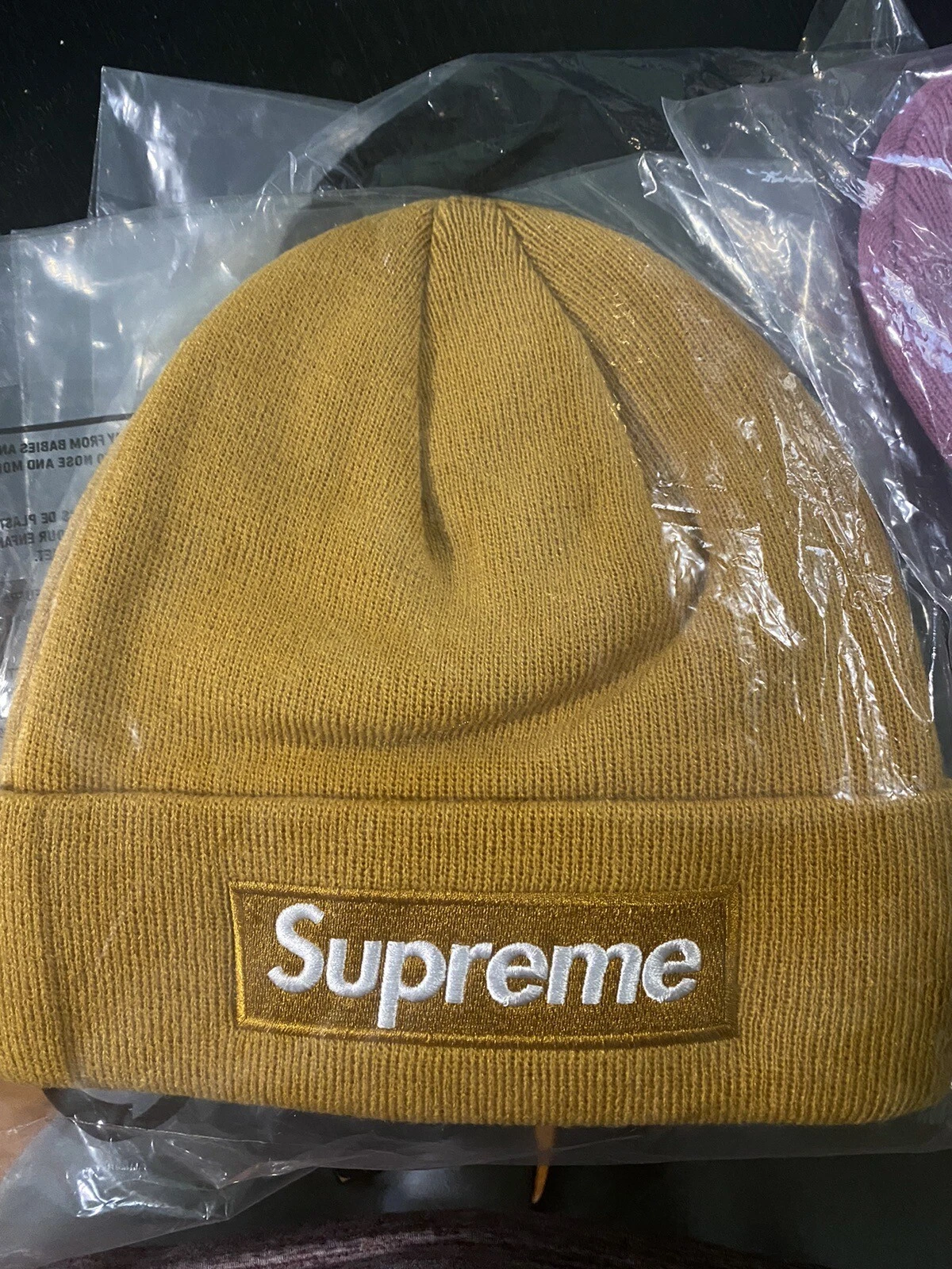 Supreme New Era Box logo bonnet chapeau lumière moutarde