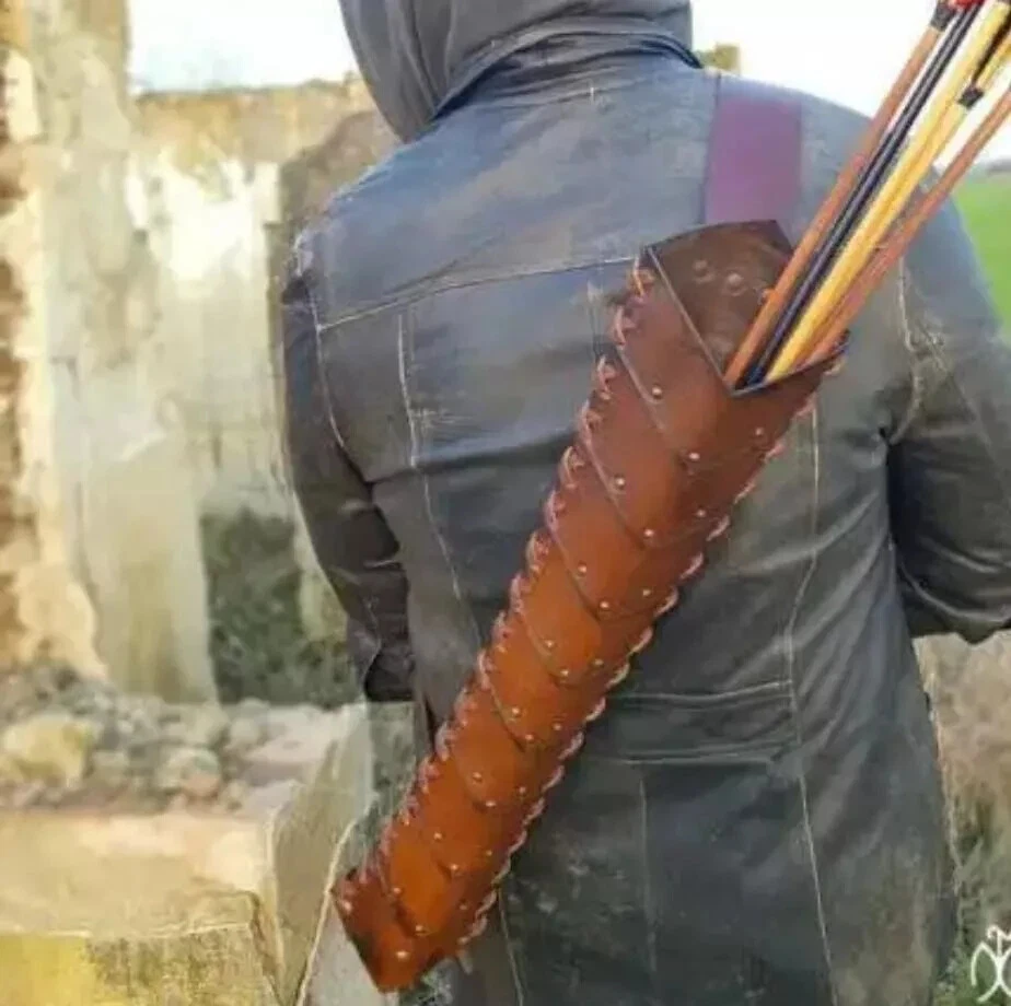 New Medieval ARCHERY Leather QUIVER/ Side Quiver / Arrow Hip Quiver - Image 3 of 4