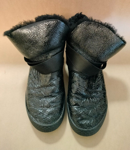Women's UGG Patent Leather Ugg Boots Black Size 7